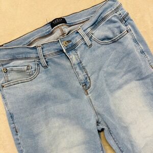 Curve Appeal Jeans Women 10/30 Blue Ella Capri Cropped Slit Hem Faded Light Wash